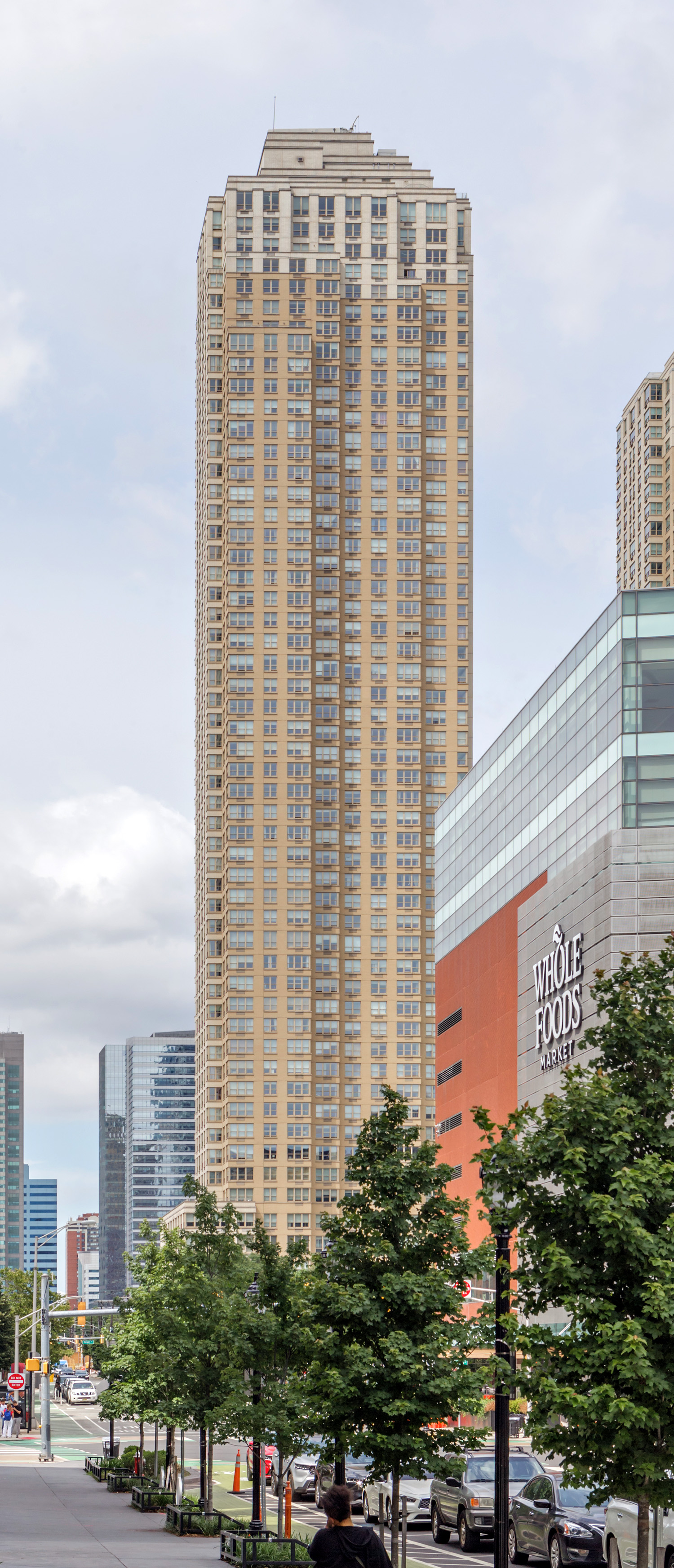 Trump Plaza Residences, Jersey City - View from the south. © Mathias Beinling